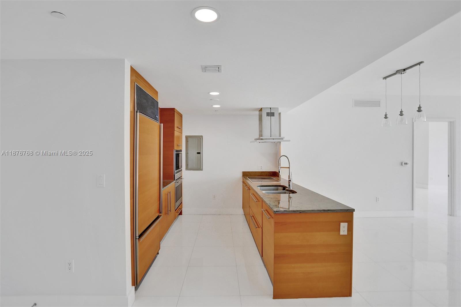 495 Brickell Ave # 4405