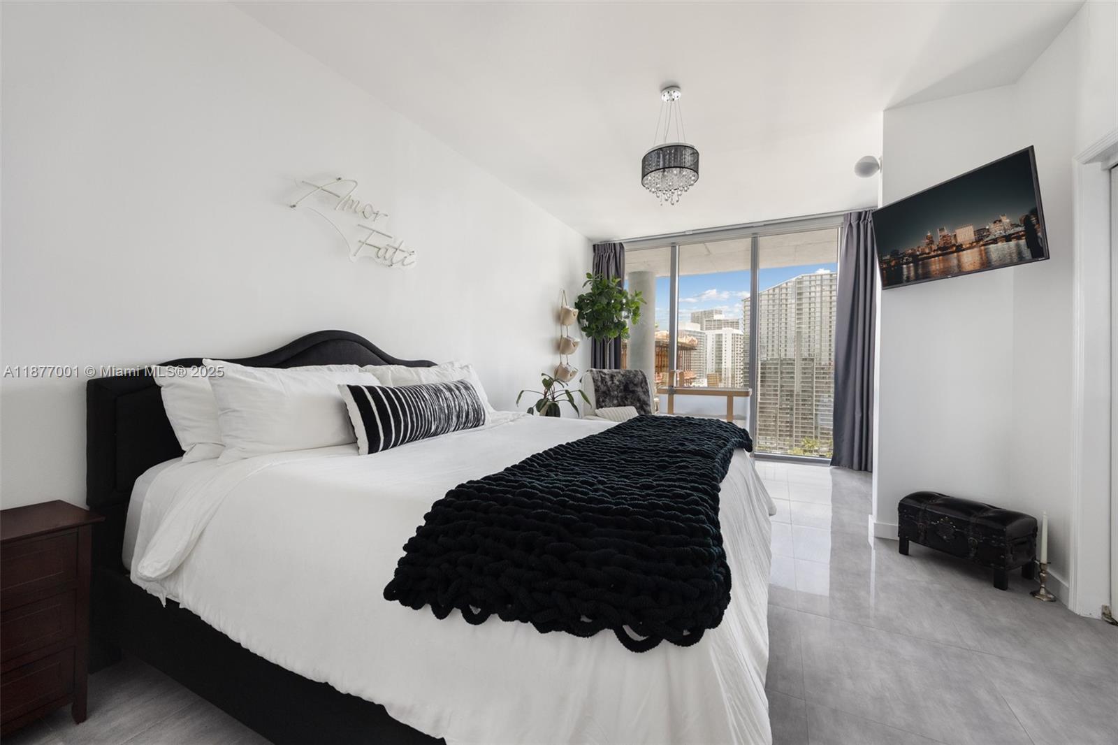 690 SW 1st Ct Unit: PHI10