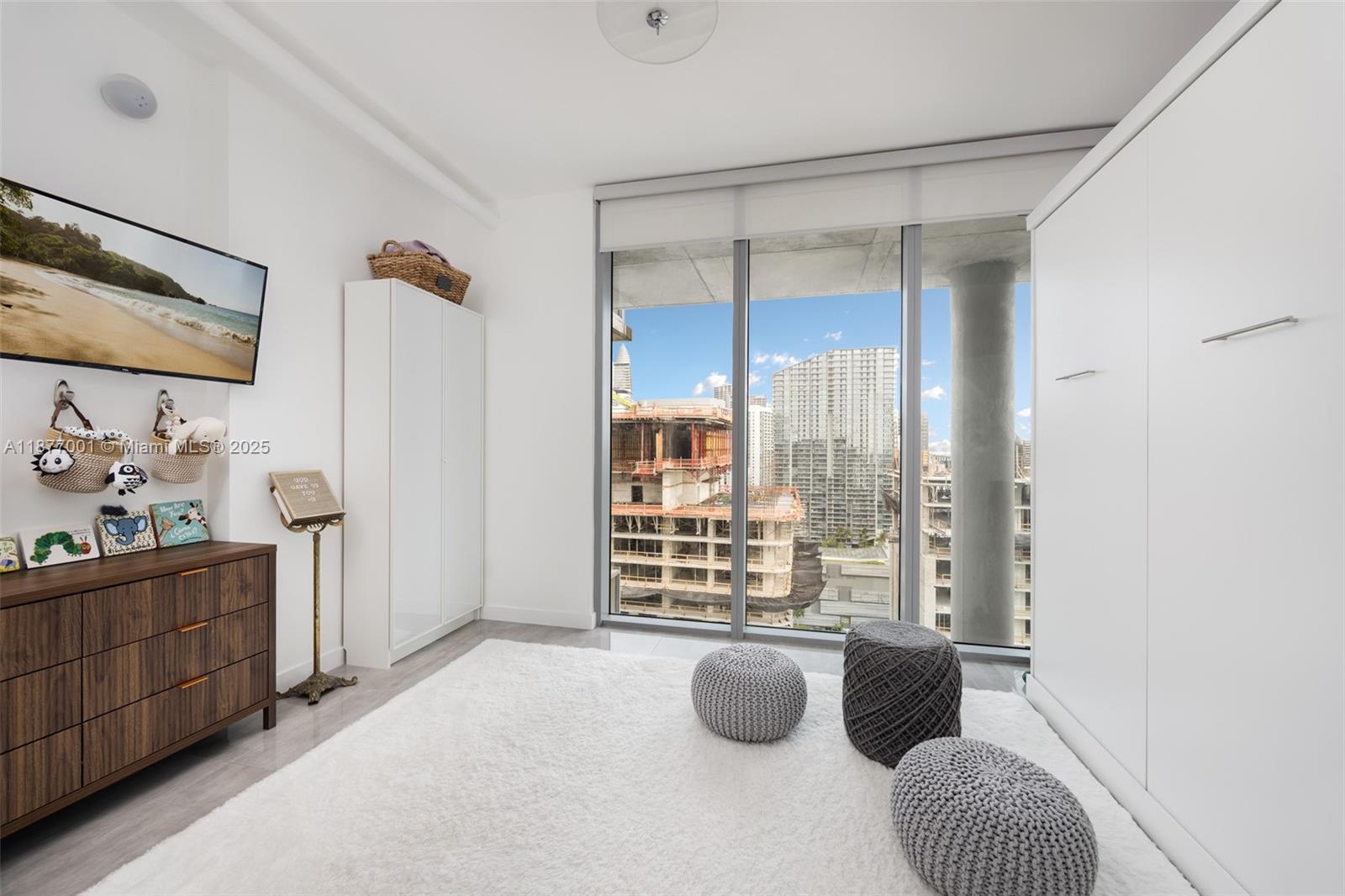 690 SW 1st Ct Unit: PHI10