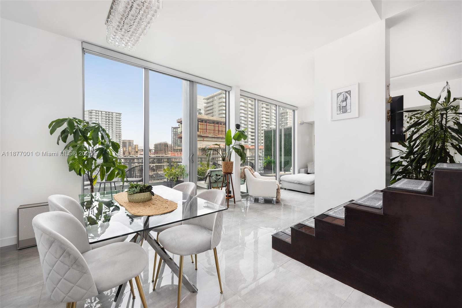 690 SW 1st Ct Unit: PHI10