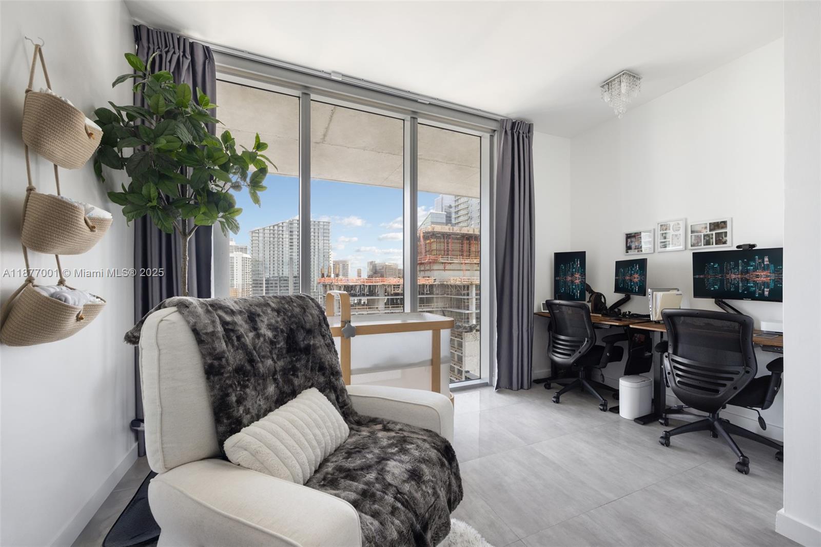 690 SW 1st Ct Unit: PHI10