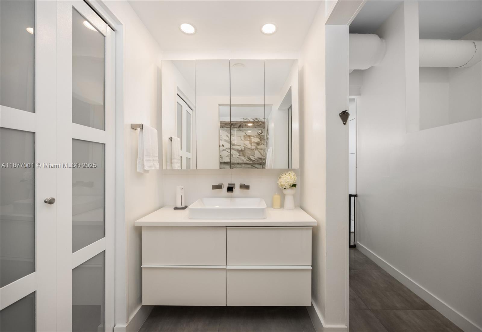 690 SW 1st Ct Unit: PHI10