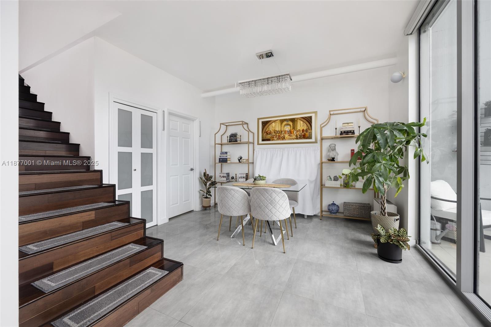 690 SW 1st Ct Unit: PHI10