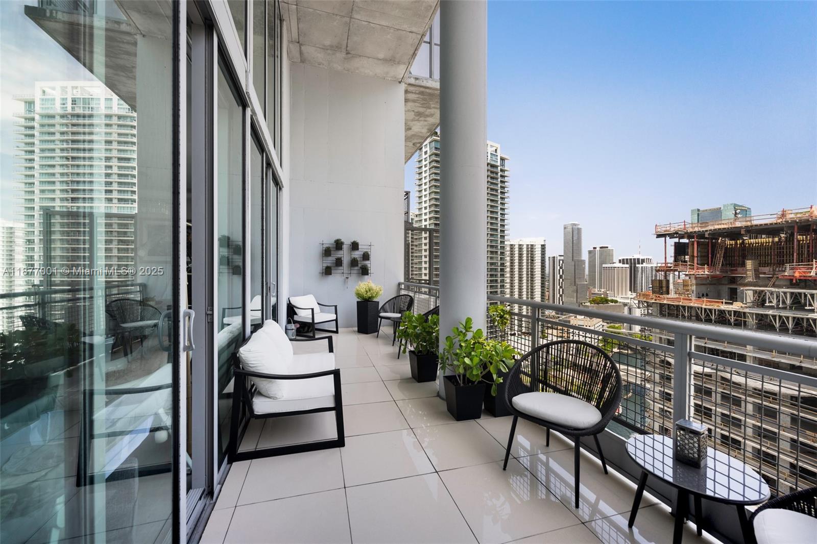 690 SW 1st Ct Unit: PHI10