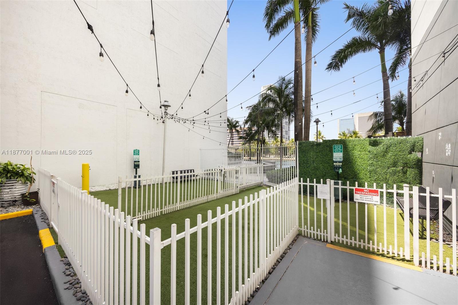 690 SW 1st Ct Unit: PHI10