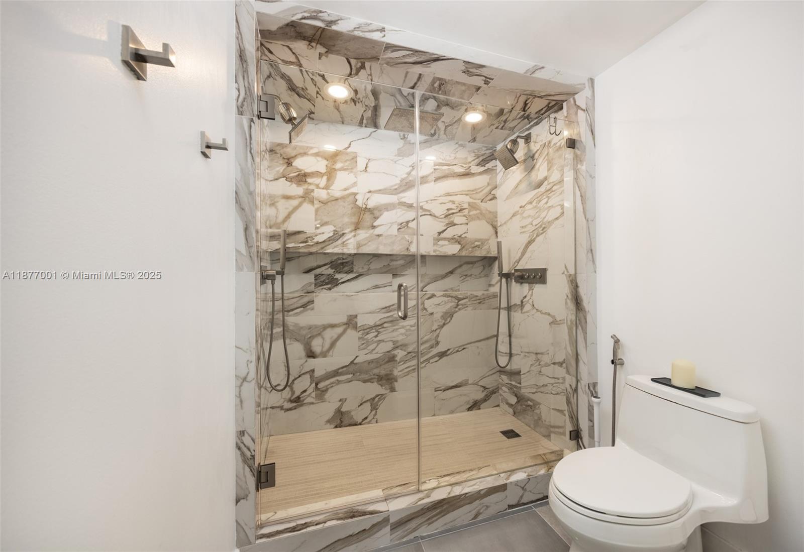 690 SW 1st Ct Unit: PHI10