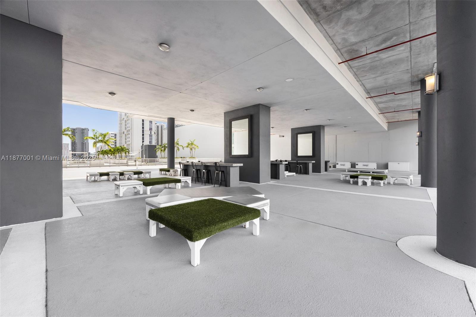 690 SW 1st Ct Unit: PHI10