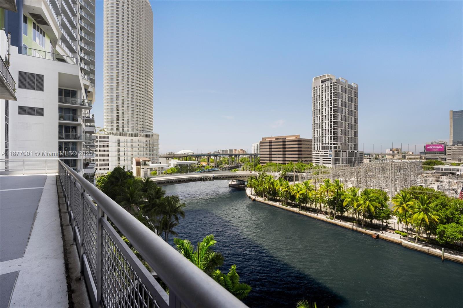 690 SW 1st Ct Unit: PHI10