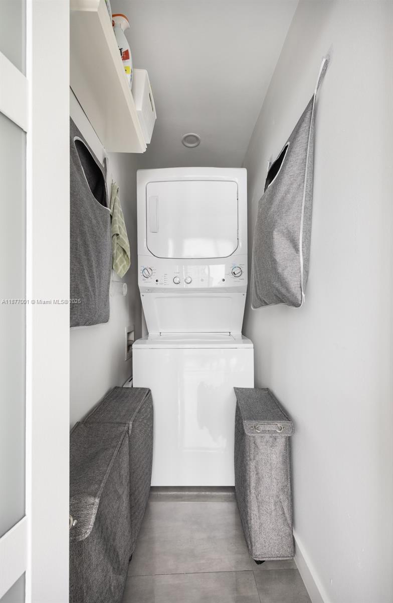 690 SW 1st Ct Unit: PHI10