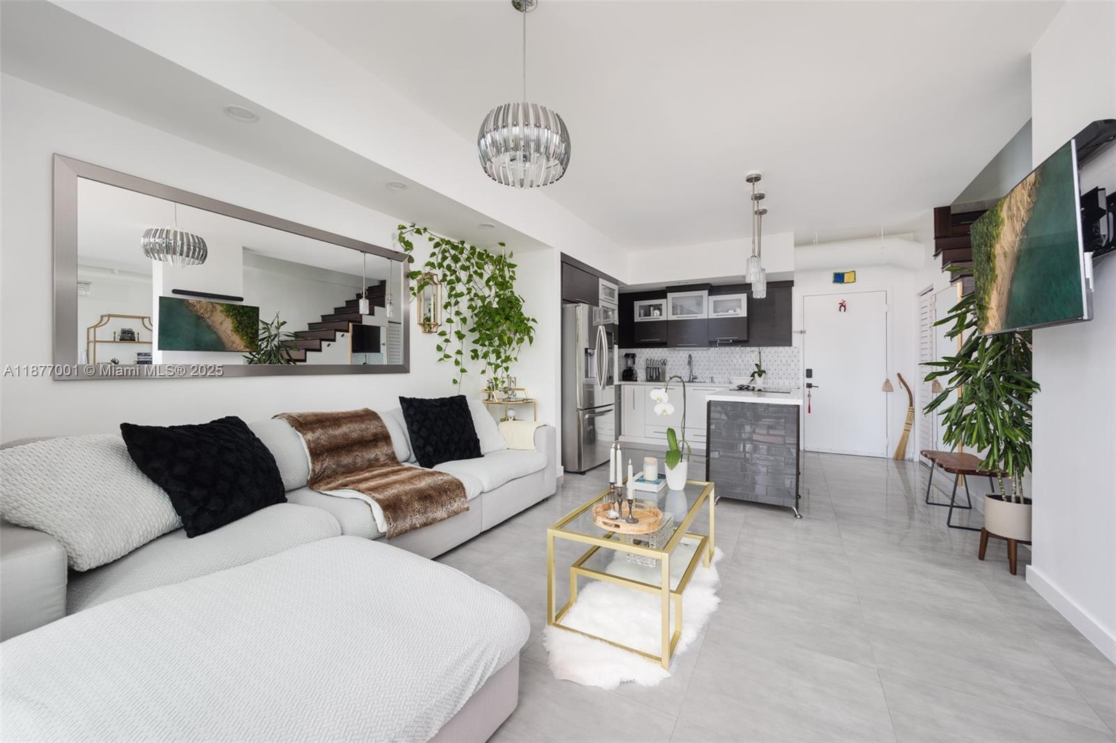 690 SW 1st Ct Unit: PHI10