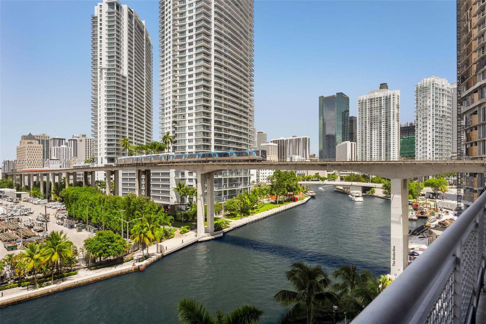 690 SW 1st Ct Unit: PHI10