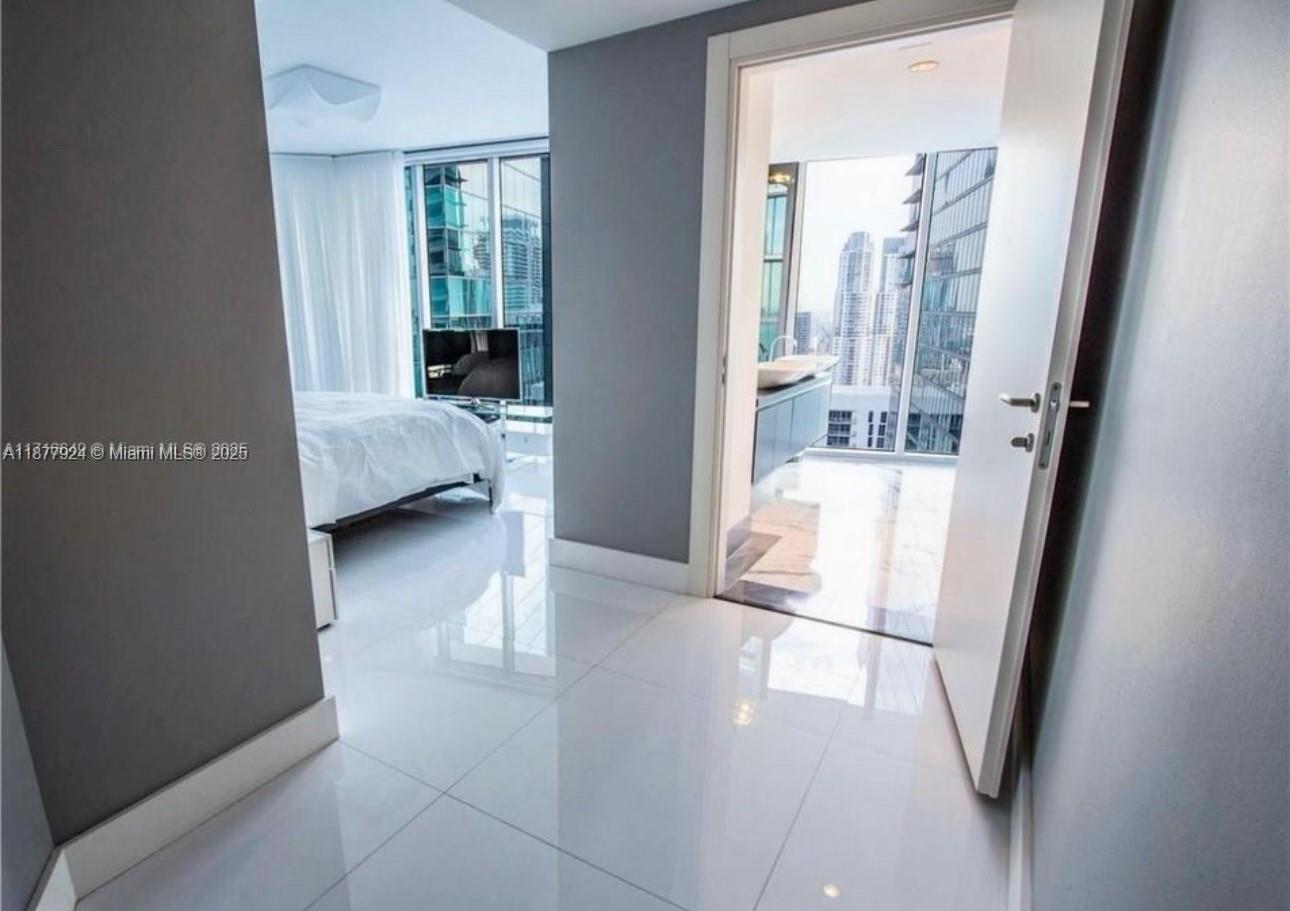 200 Biscayne Boulevard Way # 3801