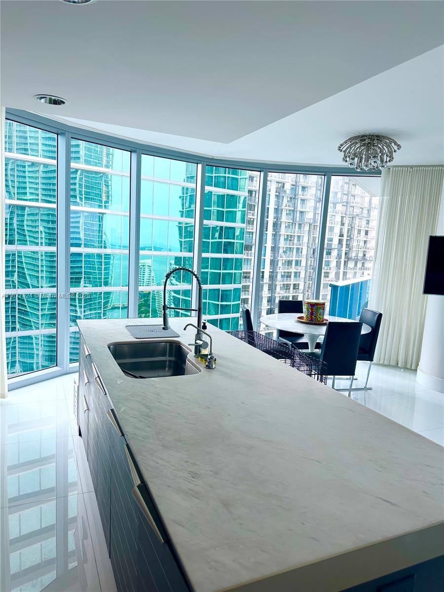 200 Biscayne Boulevard Way # 3801