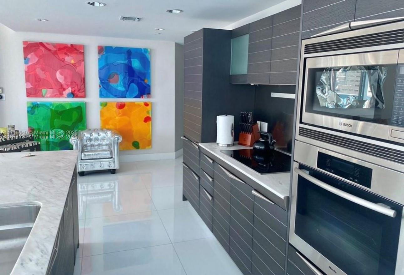 200 Biscayne Boulevard Way # 3801