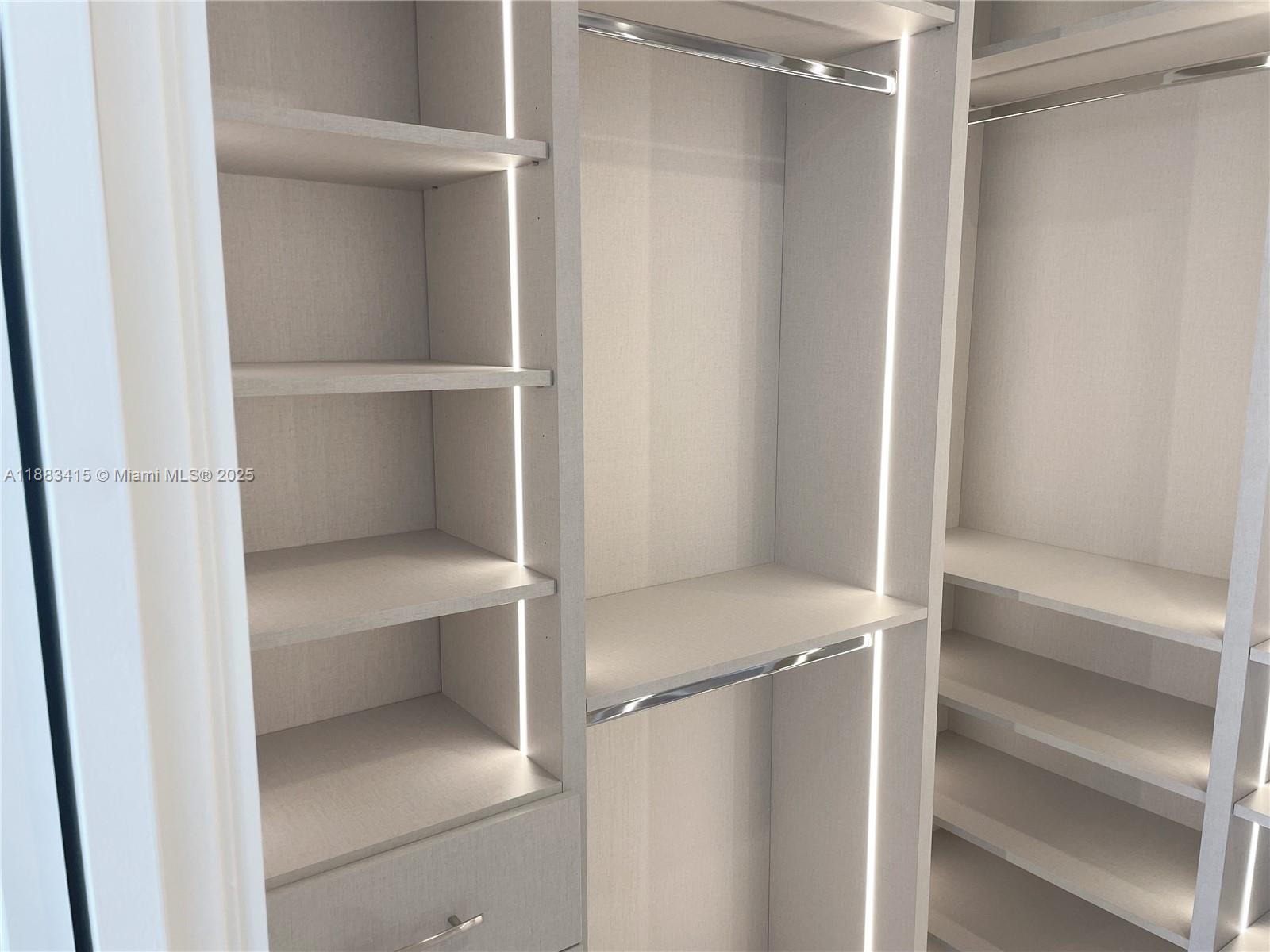 700 NE 24th St # 4706