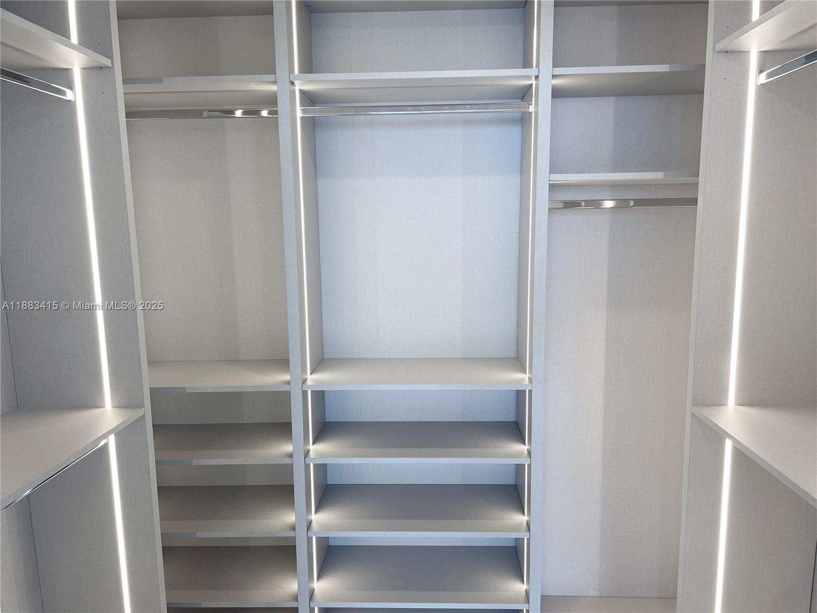 700 NE 24th St # 4706