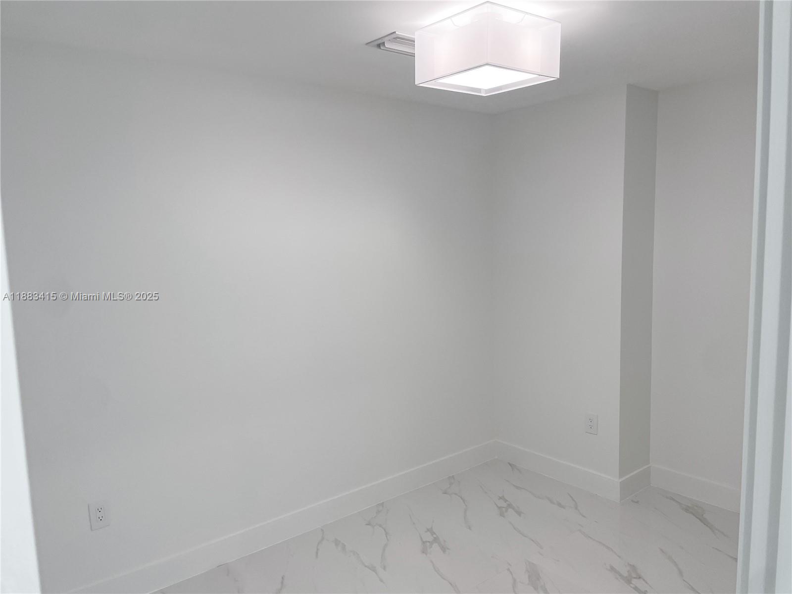 700 NE 24th St # 4706