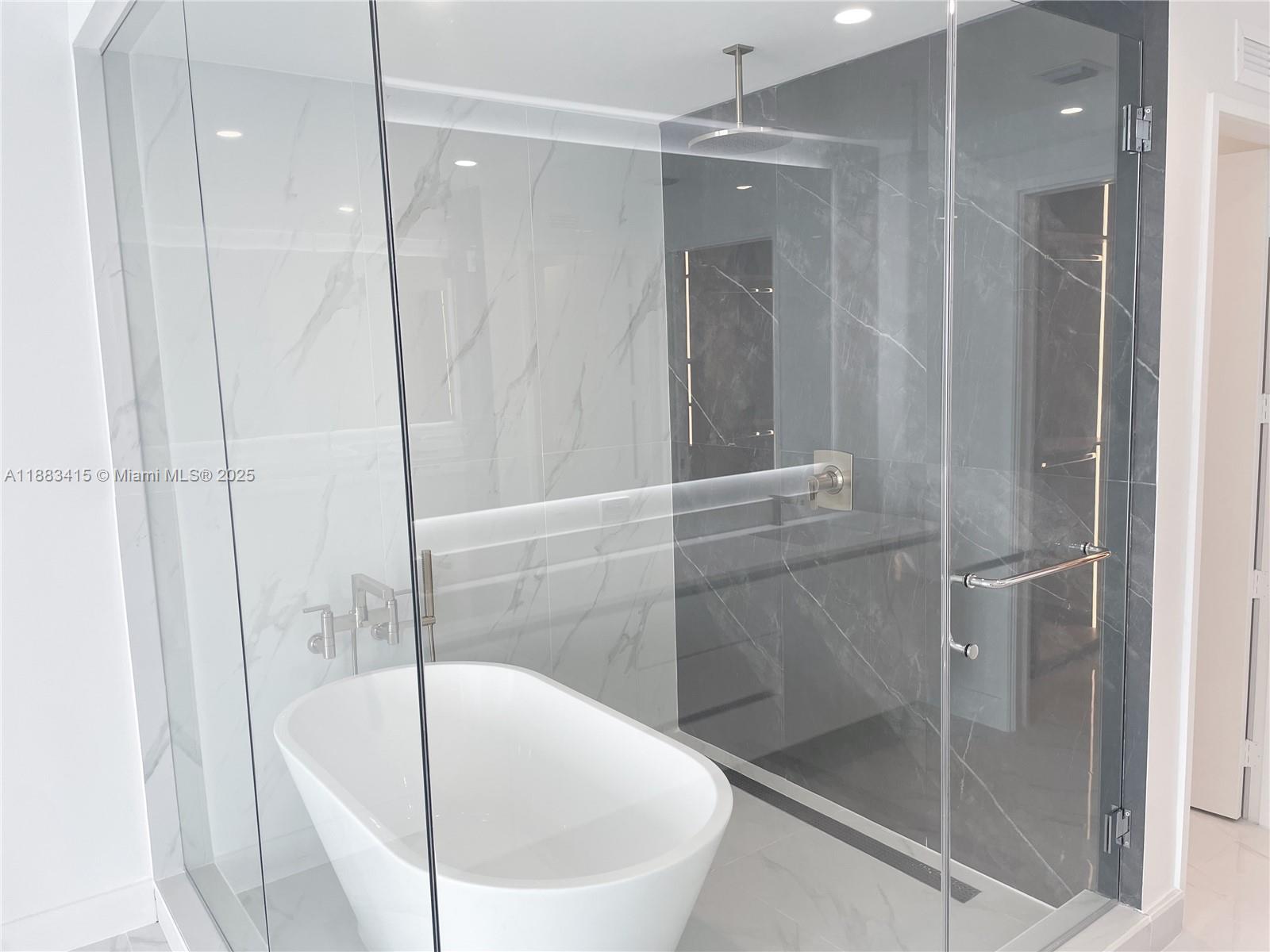 700 NE 24th St # 4706