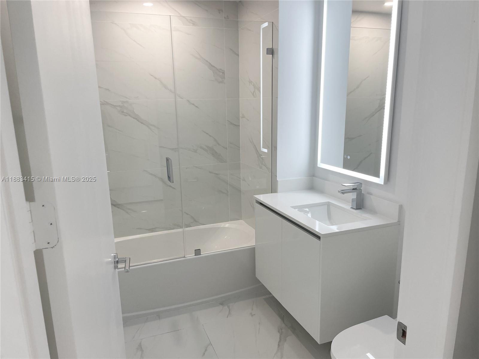 700 NE 24th St # 4706