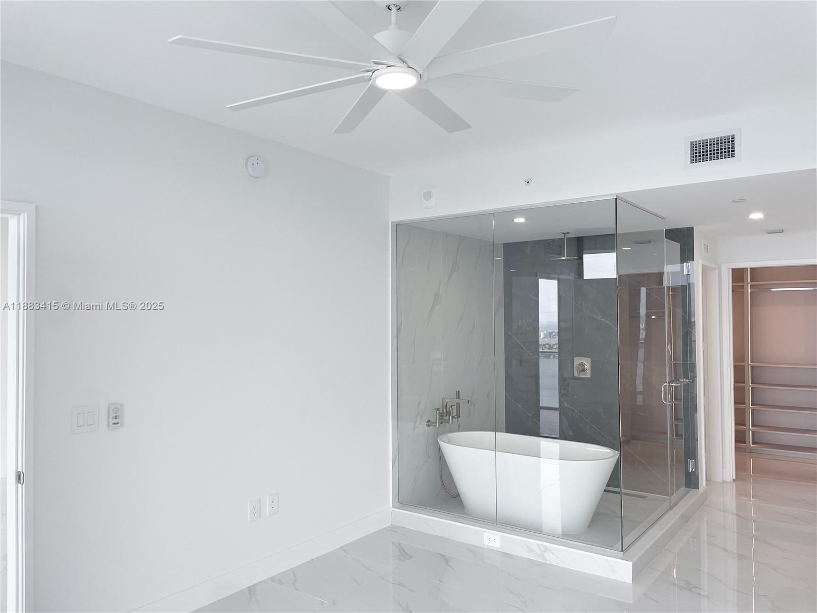 700 NE 24th St # 4706