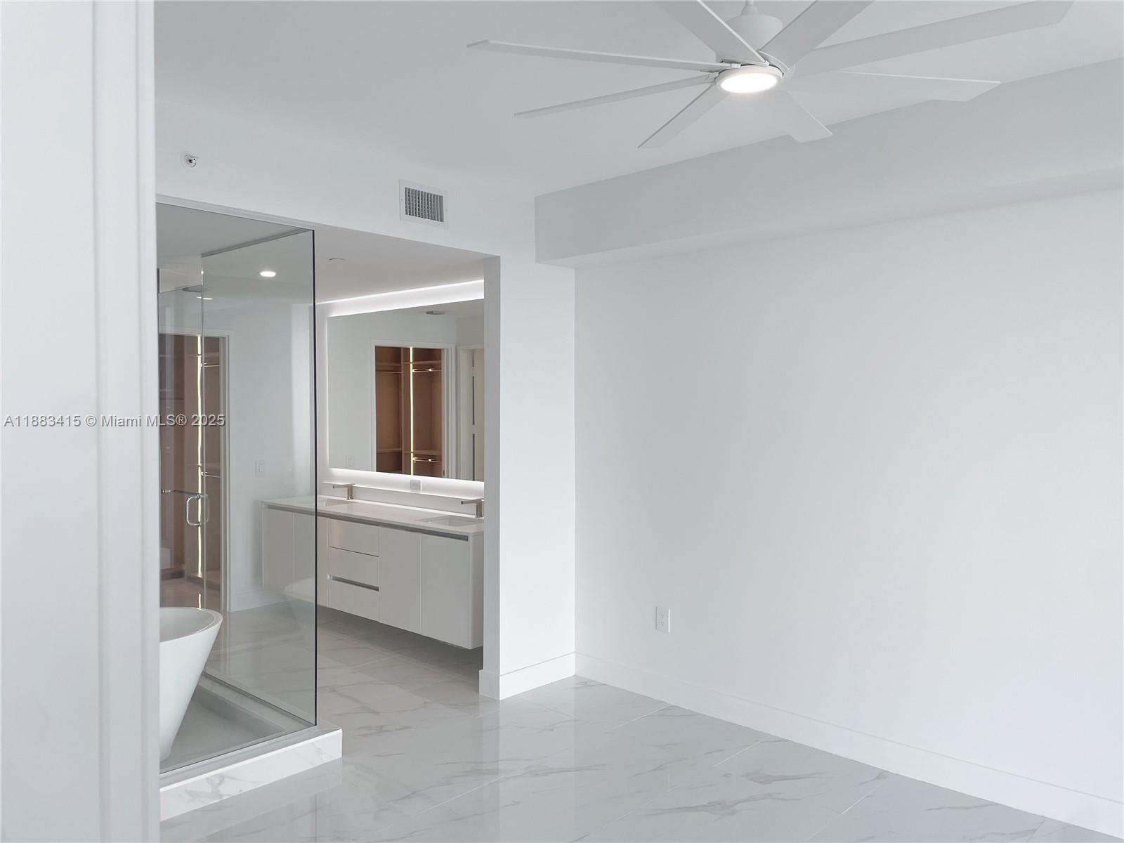 700 NE 24th St # 4706