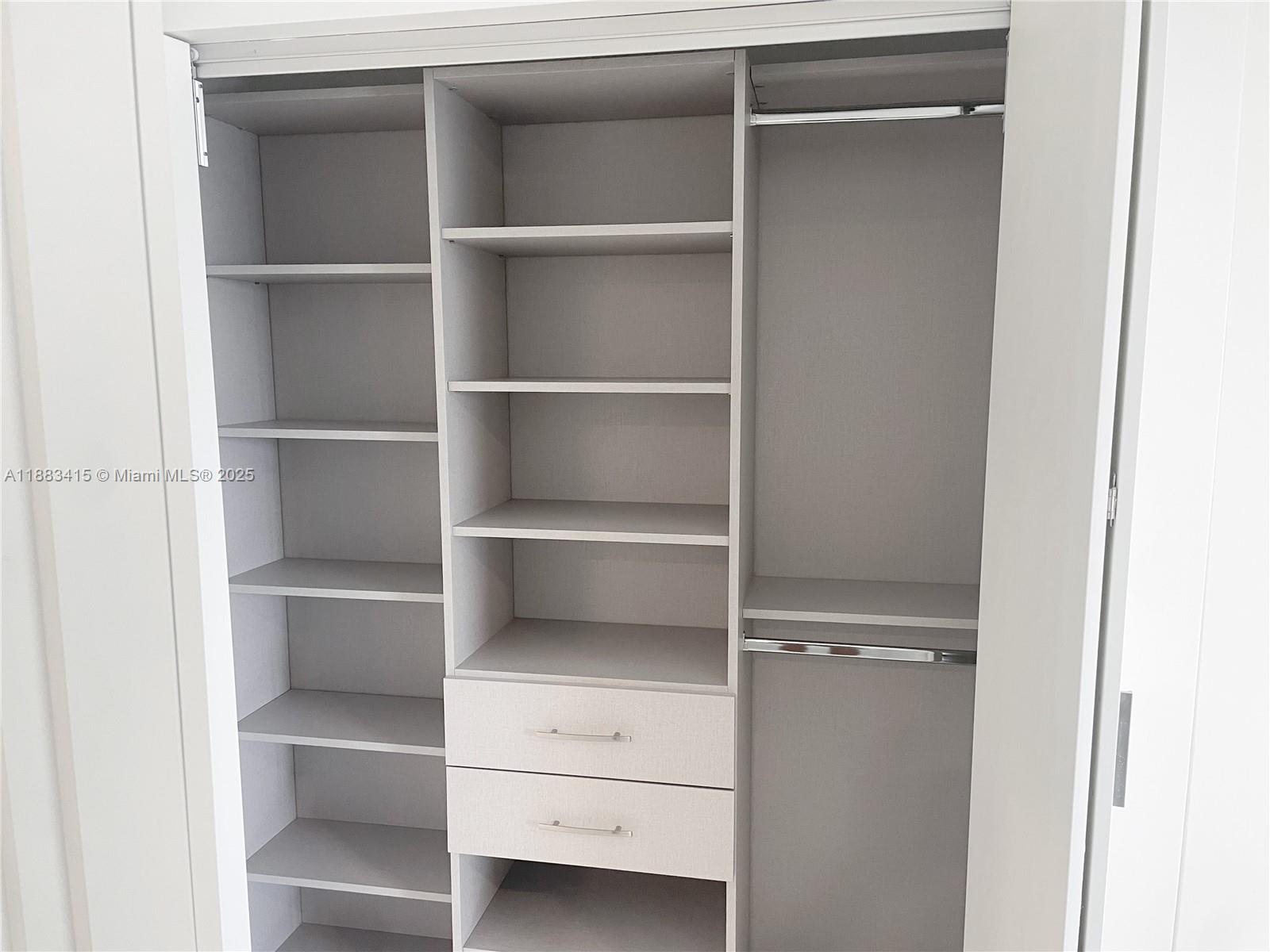 700 NE 24th St # 4706