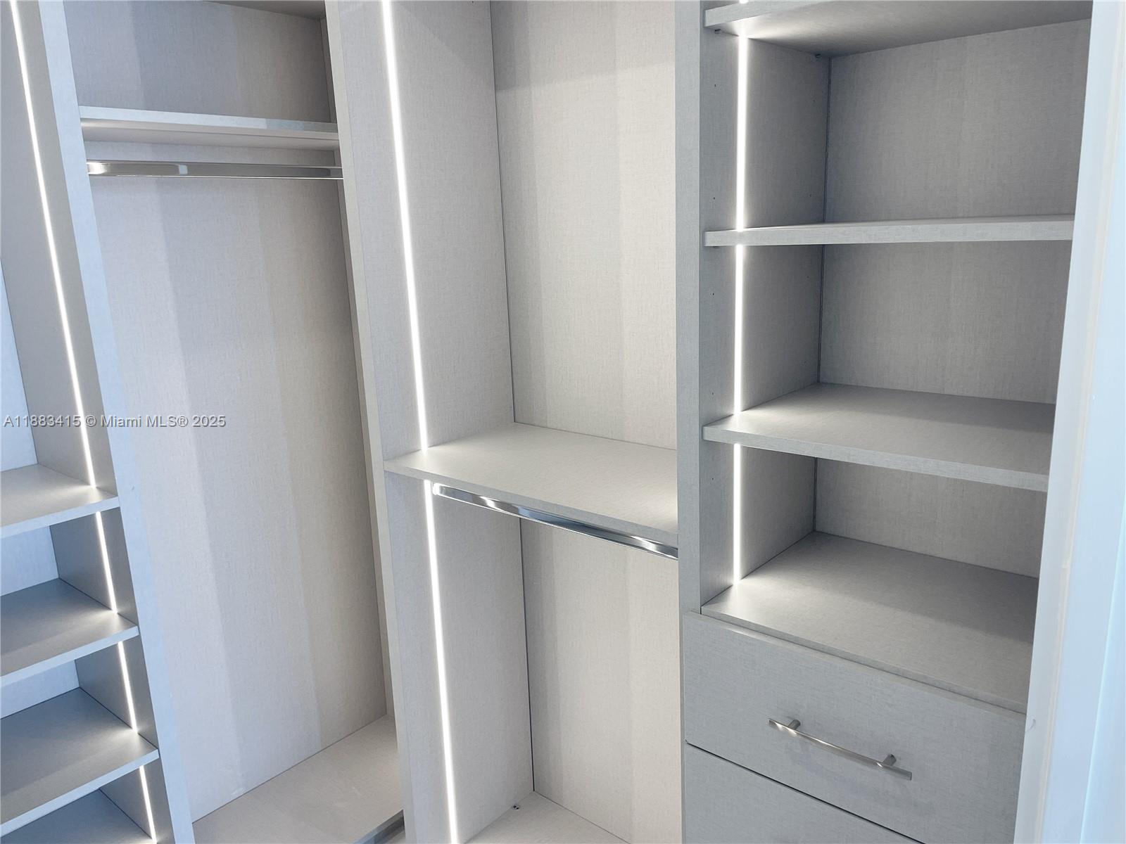 700 NE 24th St # 4706