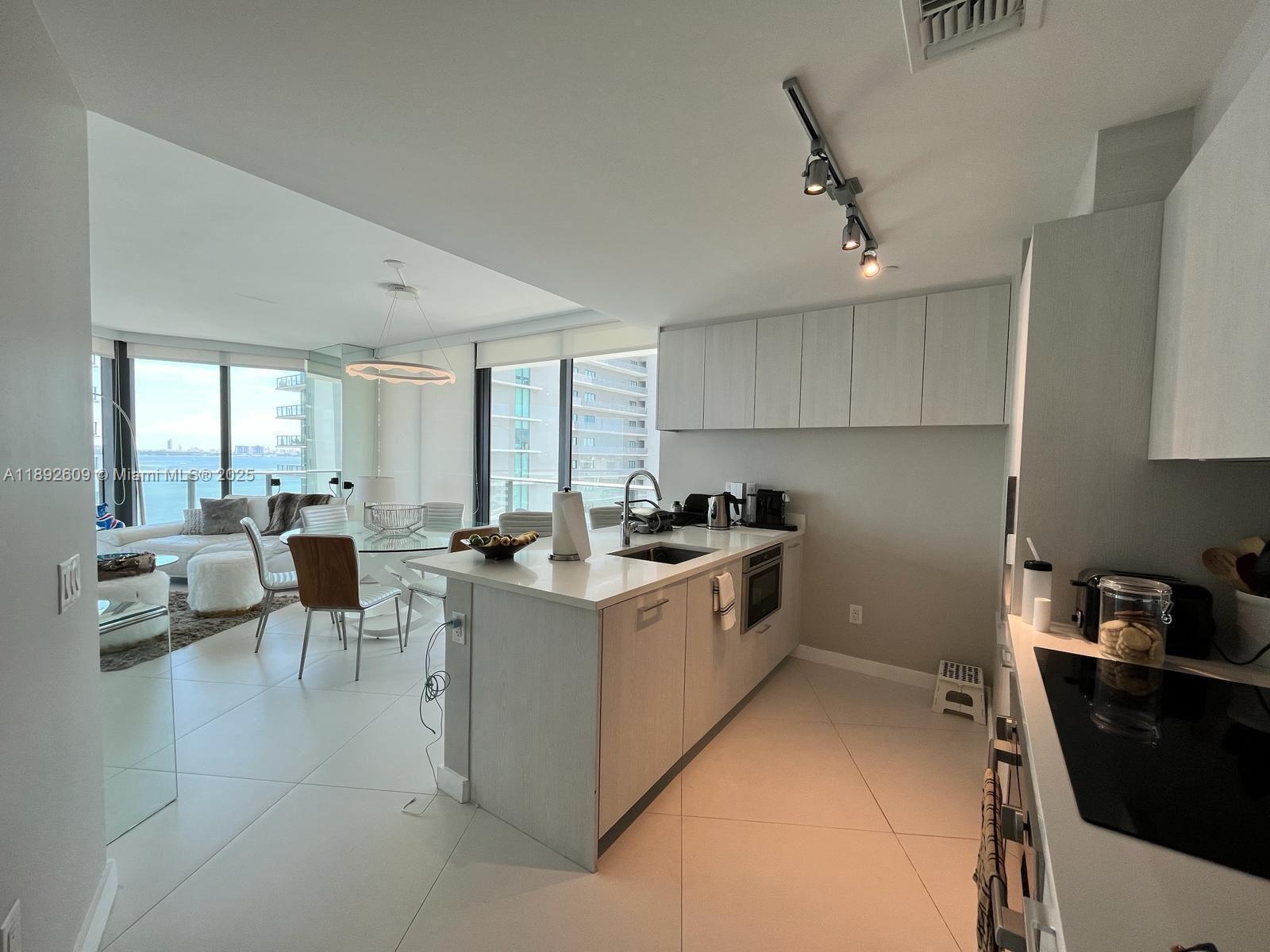 501 NE 31st St # 1206