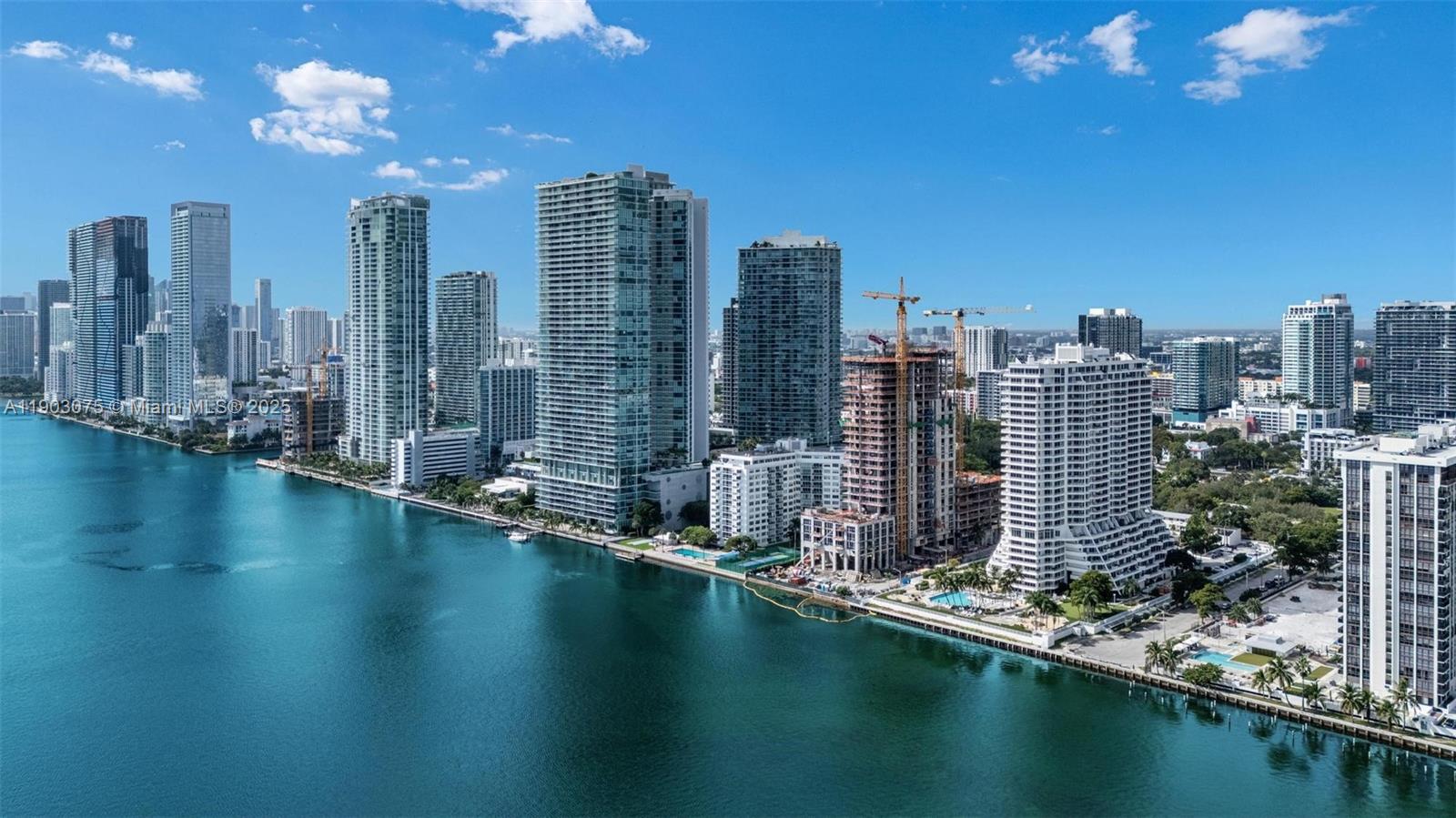 555 NE 34th St # 3, Miami Unit: PH-3