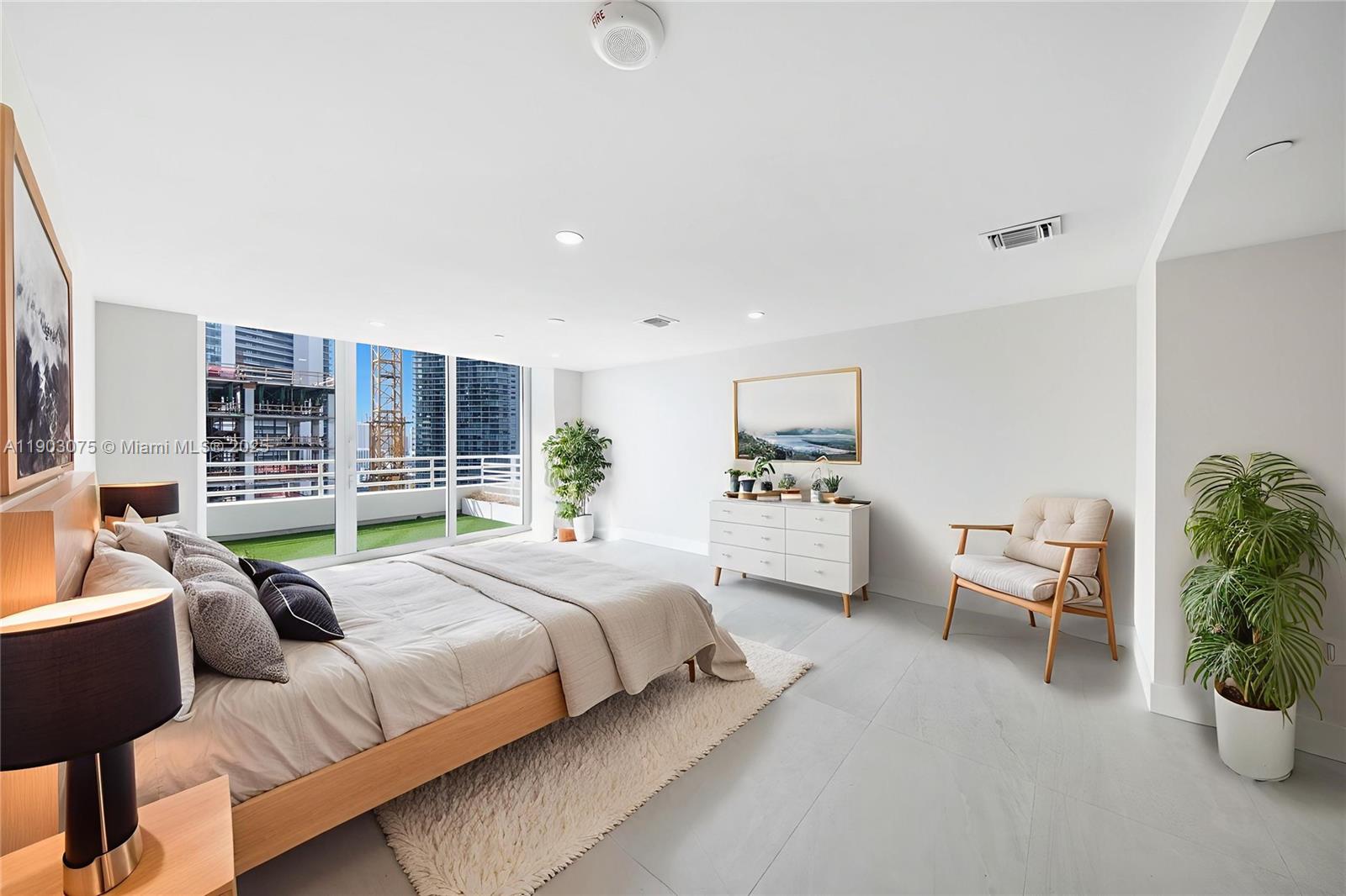 555 NE 34th St # 3, Miami Unit: PH-3