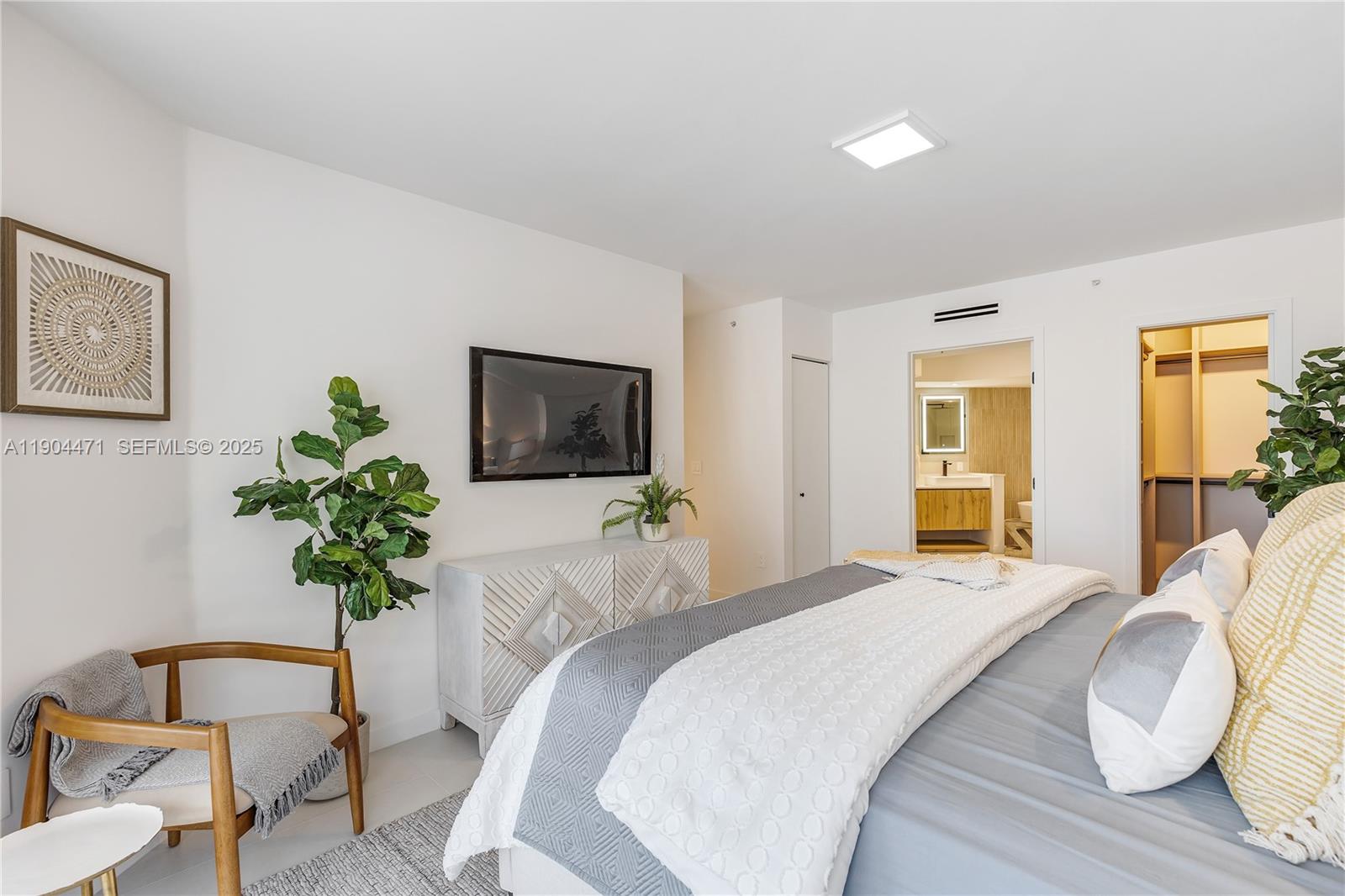 6301 Collins Ave # 1405