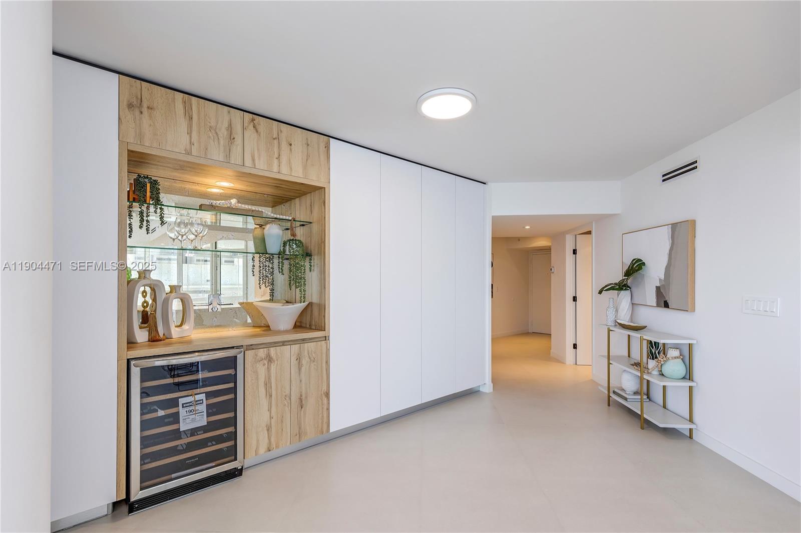 6301 Collins Ave # 1405