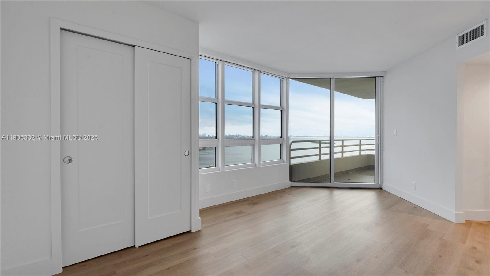 555 NE 34th St # 701