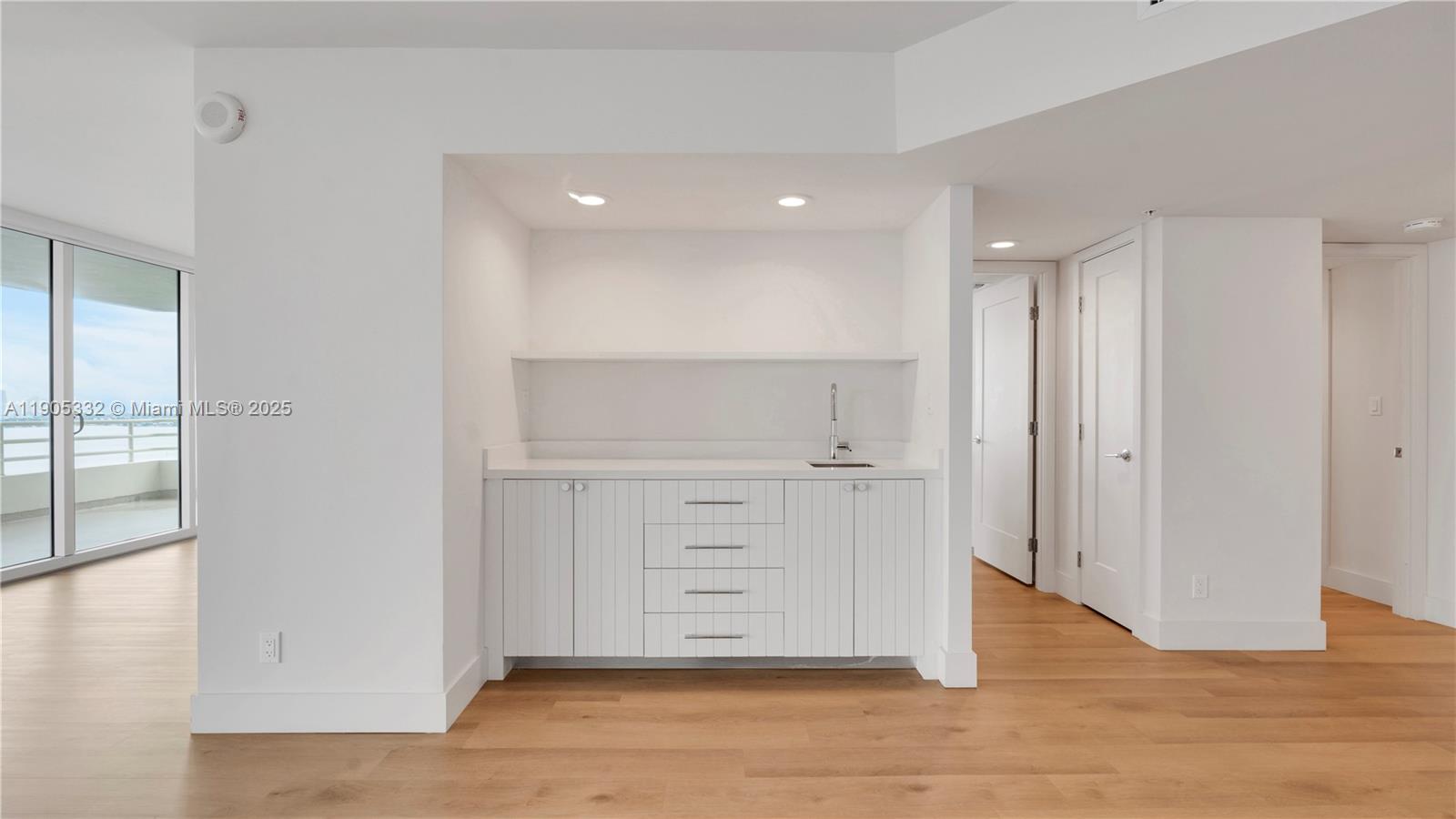 555 NE 34th St # 701