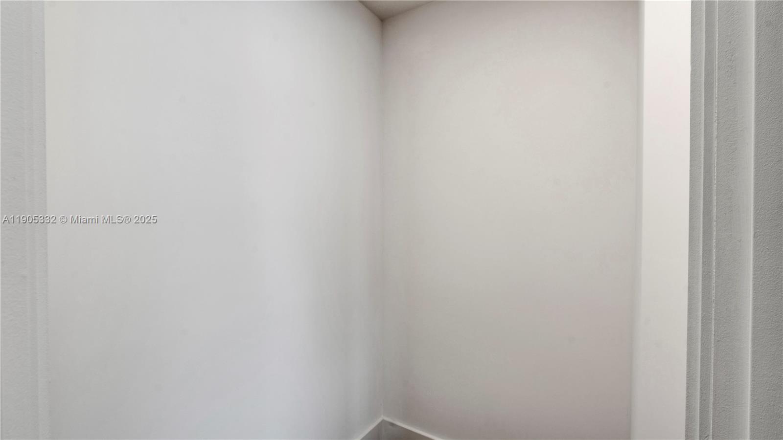 555 NE 34th St # 701