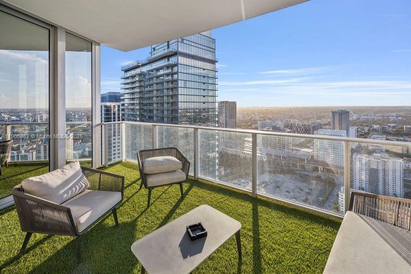 851 NE 1st Ave # 3910