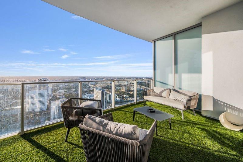 851 NE 1st Ave # 3910