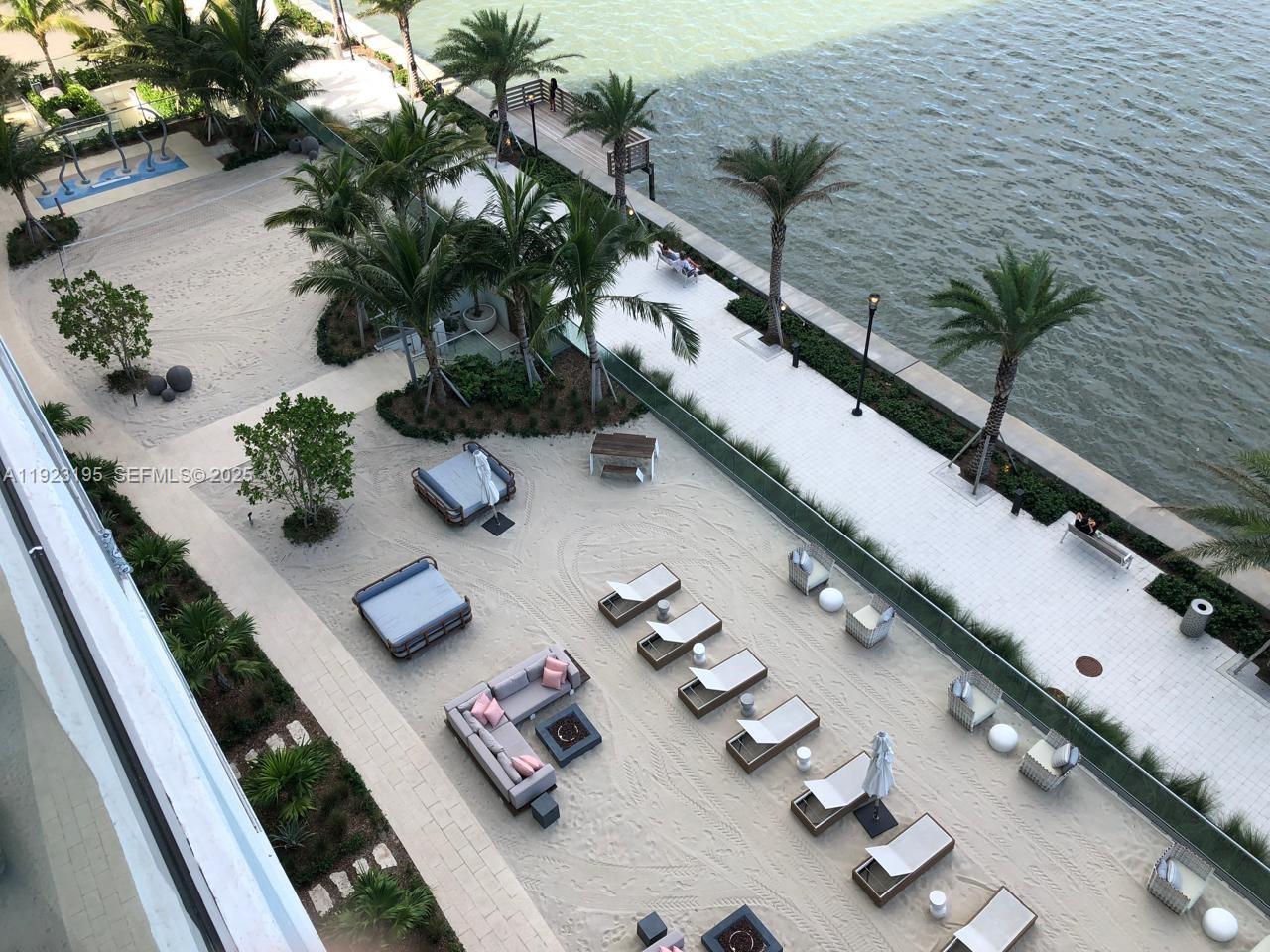 2900 NE 7th Ave # 3203