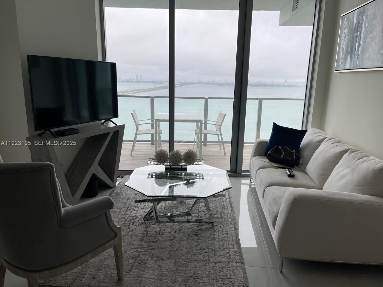 2900 NE 7th Ave # 3203