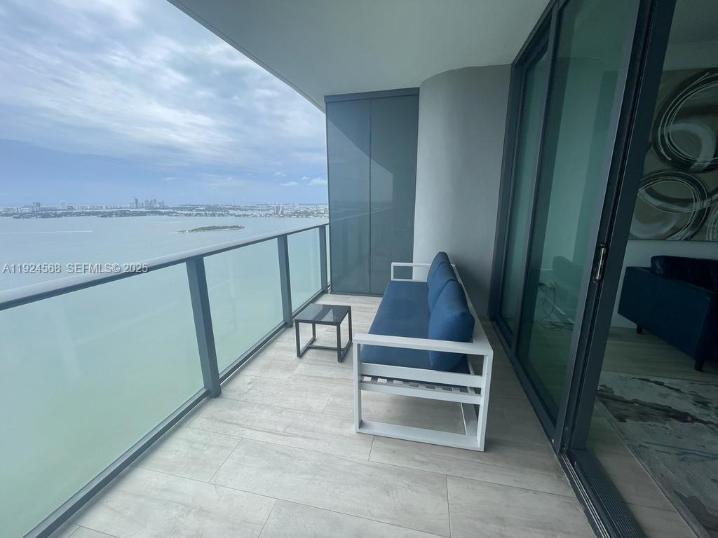 3131 NE 7th Ave # 3802