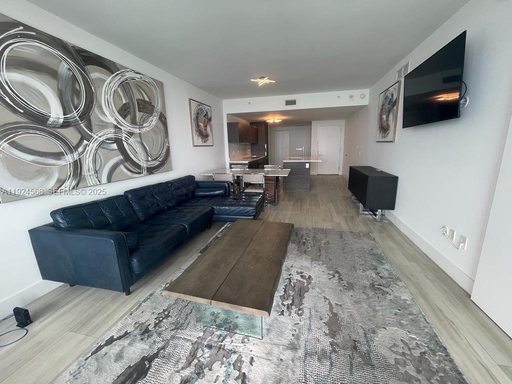 3131 NE 7th Ave # 3802