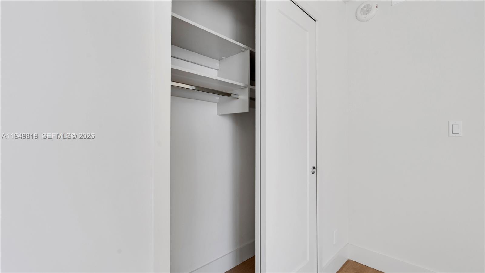 555 NE 34th St # 2107