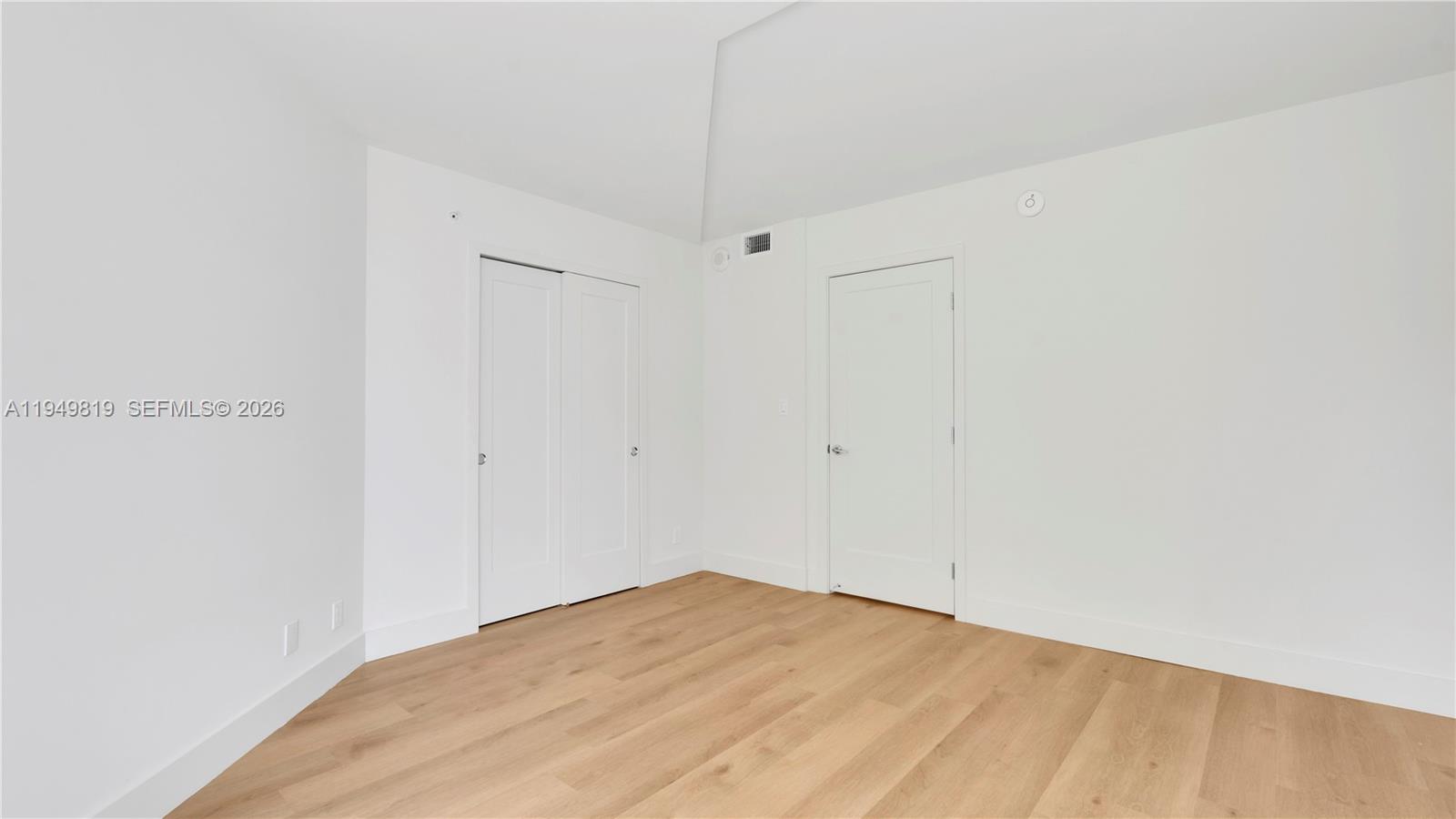 555 NE 34th St # 2107