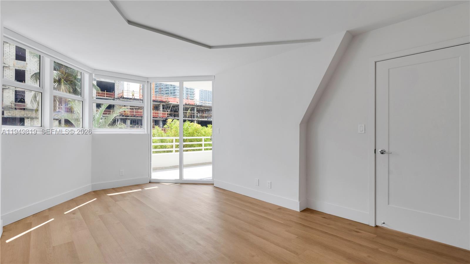 555 NE 34th St # 2107