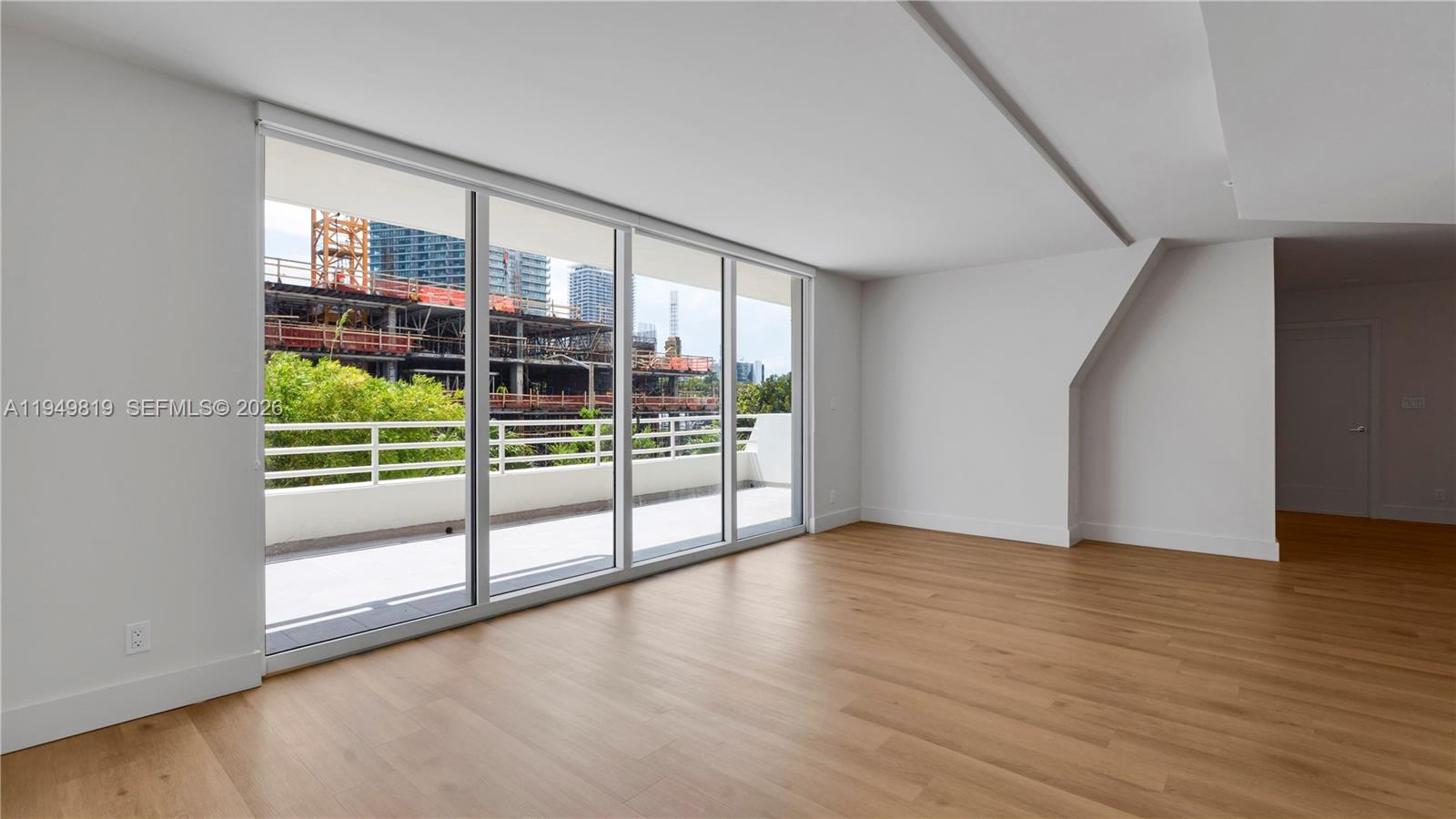 555 NE 34th St # 2107