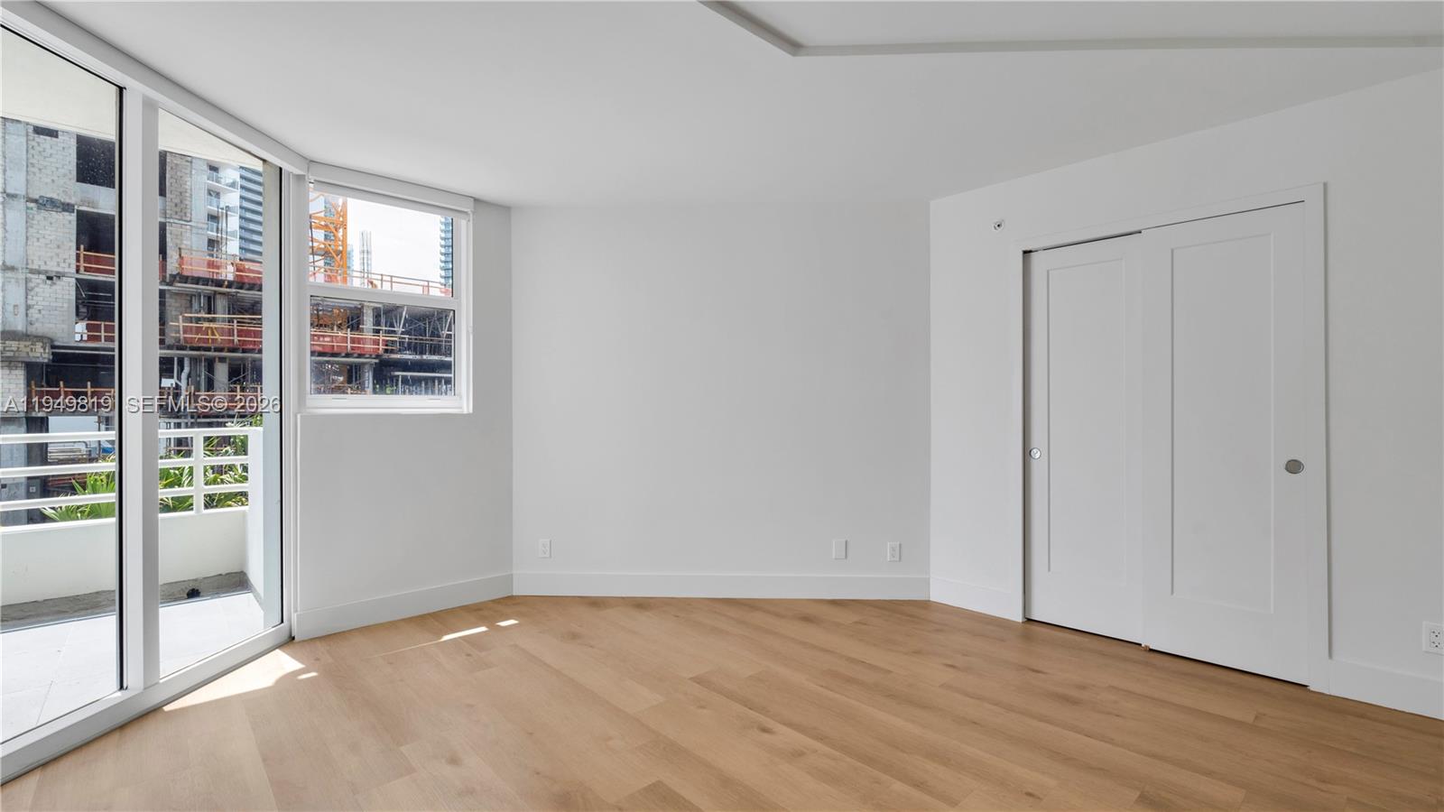 555 NE 34th St # 2107