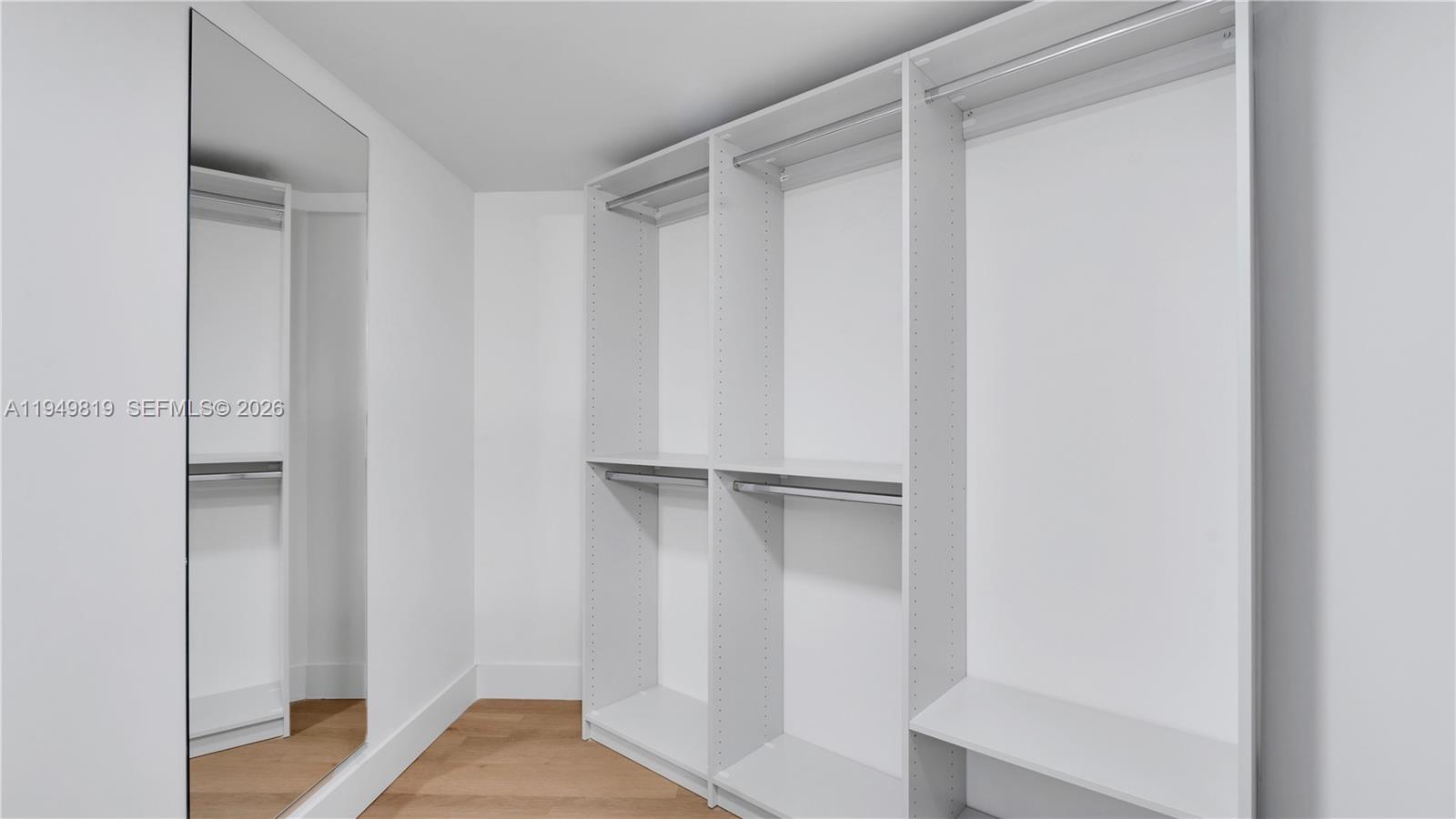 555 NE 34th St # 2107