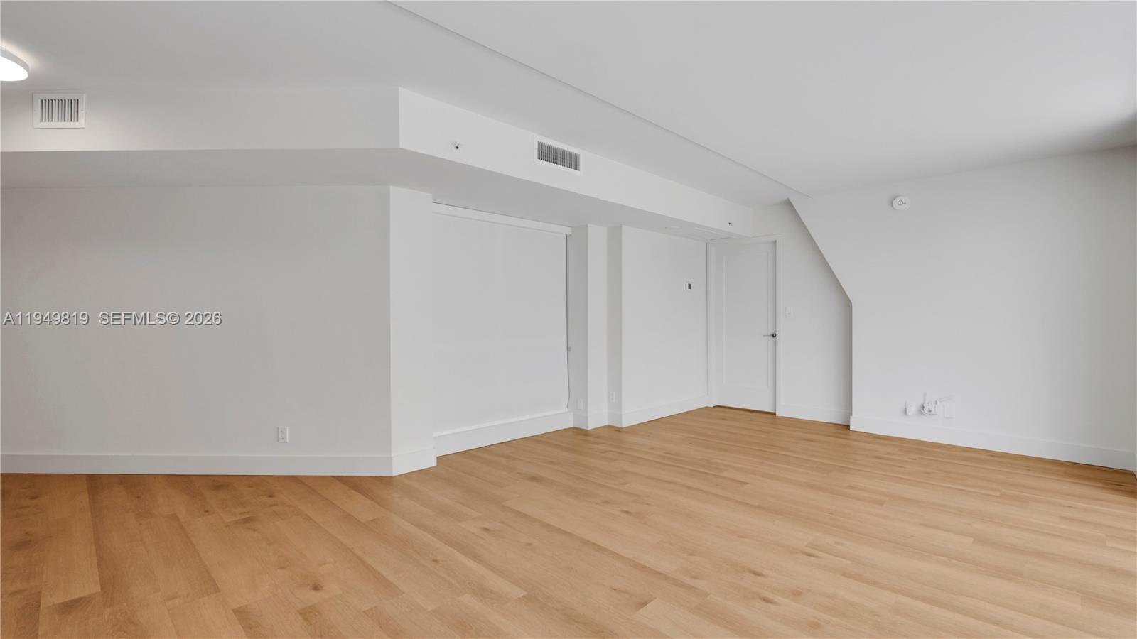 555 NE 34th St # 2107