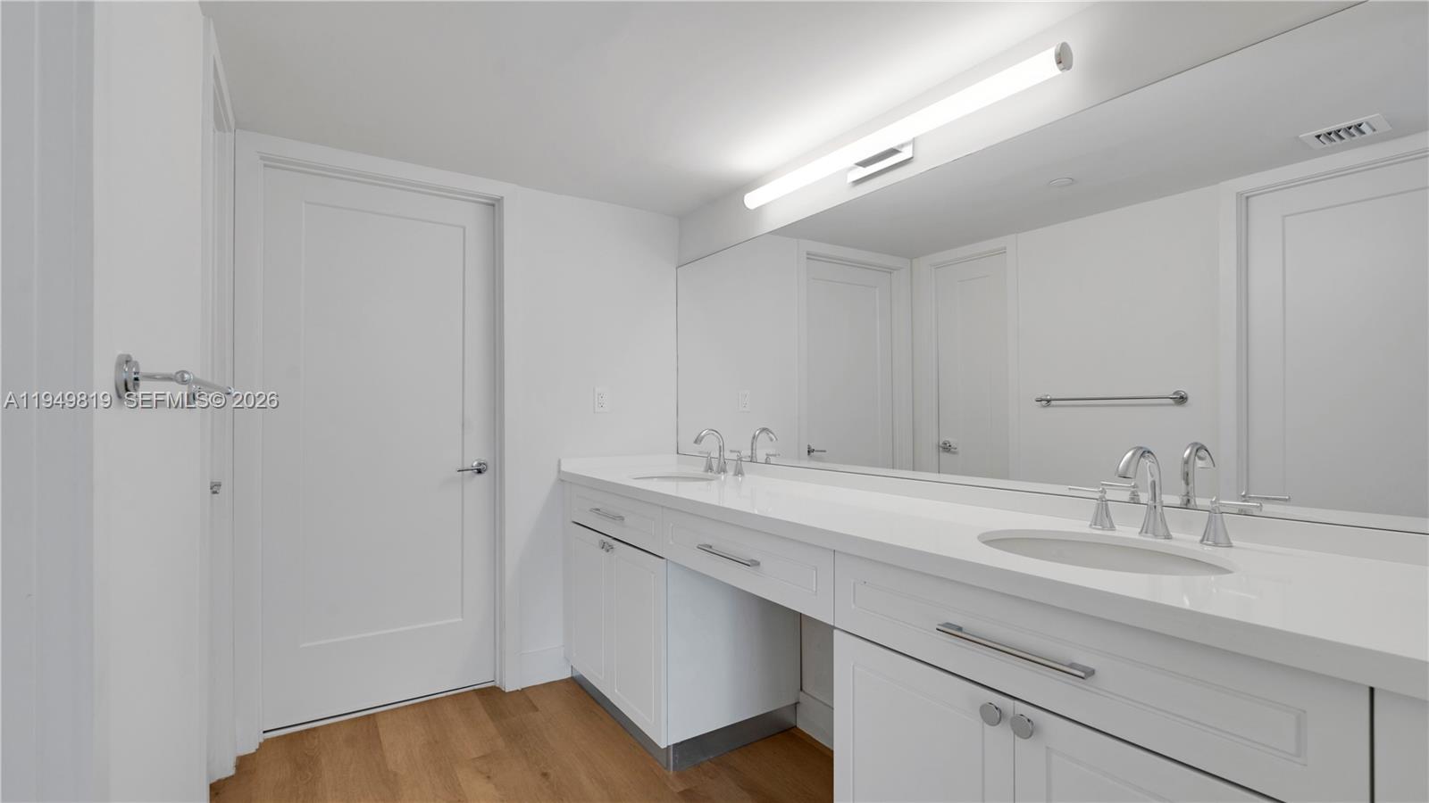 555 NE 34th St # 2107