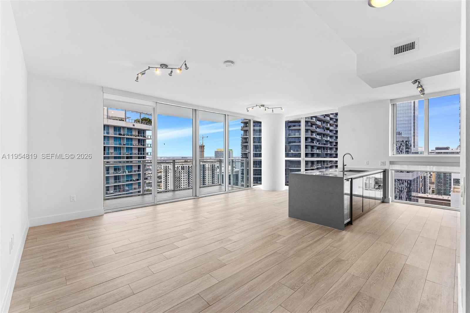 1080 Brickell Ave # 3909